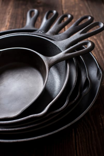 different types of cast iron cookware